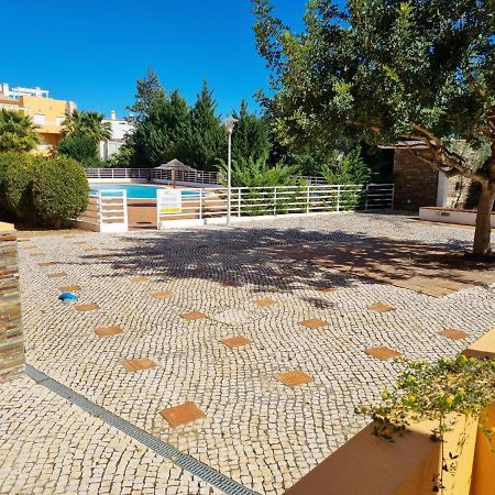 Marinho - 2 Bedroom 2 Bathroom Ground Floor Apartment With Communal Pool And Gardens Conceicao (Faro) Exterior foto