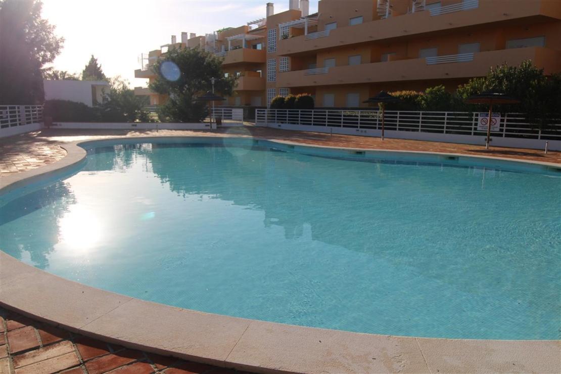 Marinho - 2 Bedroom 2 Bathroom Ground Floor Apartment With Communal Pool And Gardens Conceicao (Faro) Exterior foto