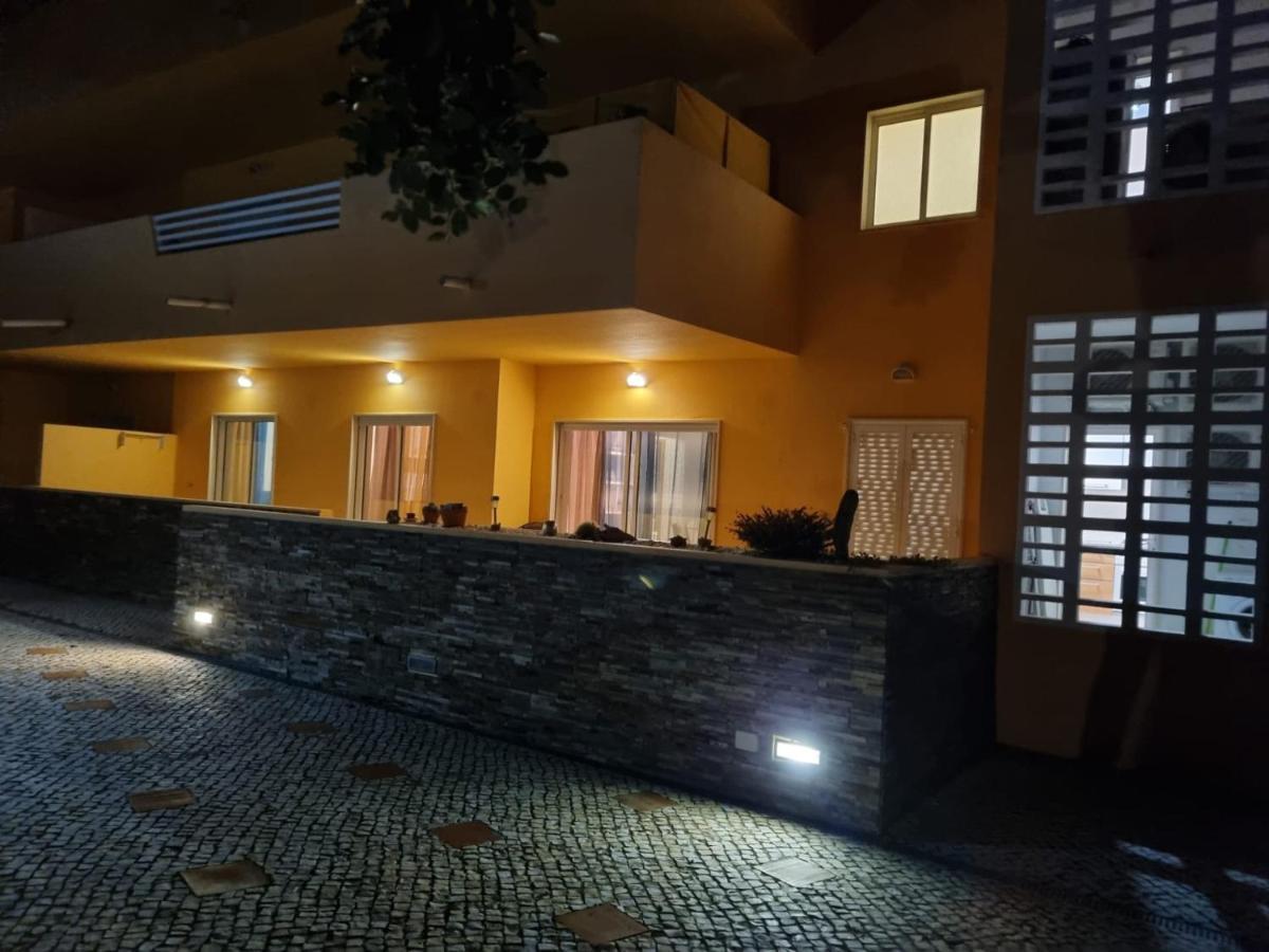 Marinho - 2 Bedroom 2 Bathroom Ground Floor Apartment With Communal Pool And Gardens Conceicao (Faro) Exterior foto