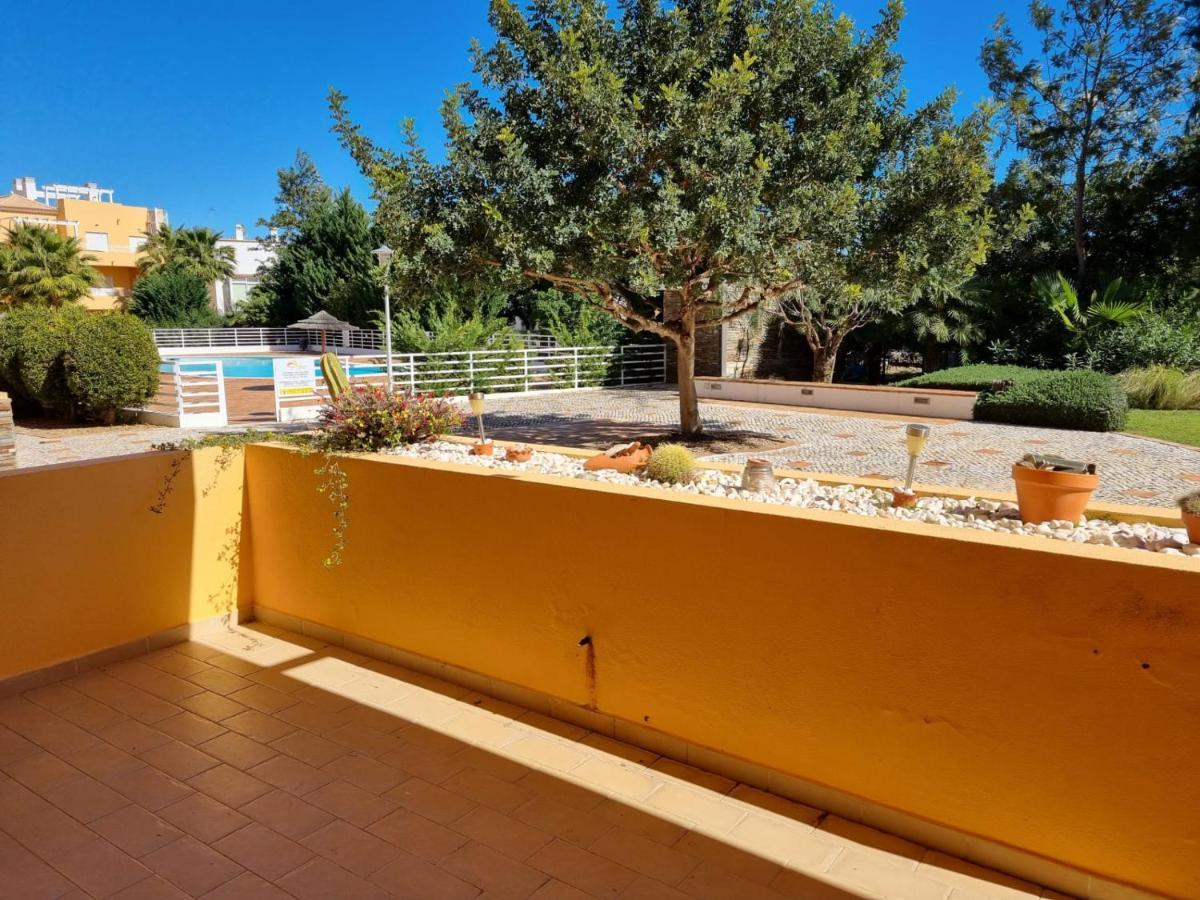 Marinho - 2 Bedroom 2 Bathroom Ground Floor Apartment With Communal Pool And Gardens Conceicao (Faro) Exterior foto