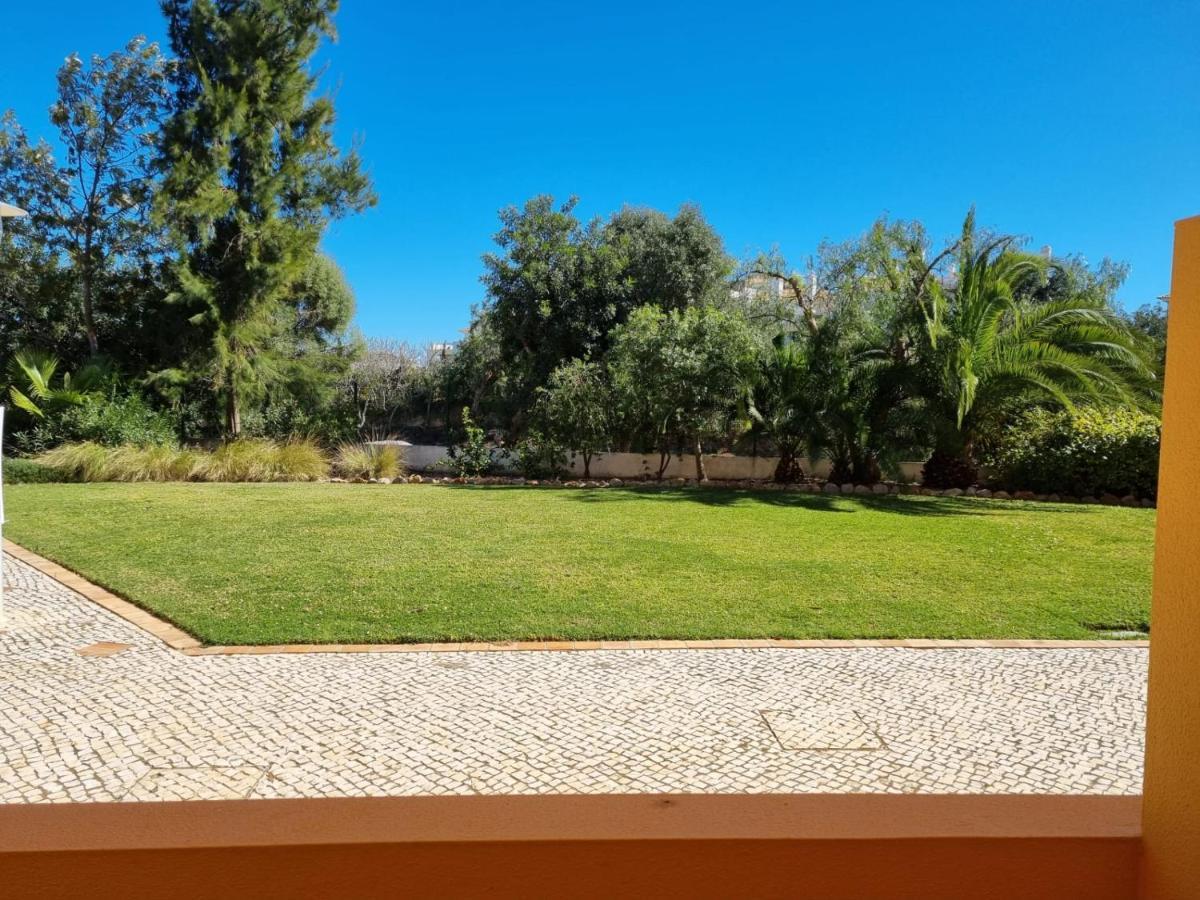 Marinho - 2 Bedroom 2 Bathroom Ground Floor Apartment With Communal Pool And Gardens Conceicao (Faro) Exterior foto